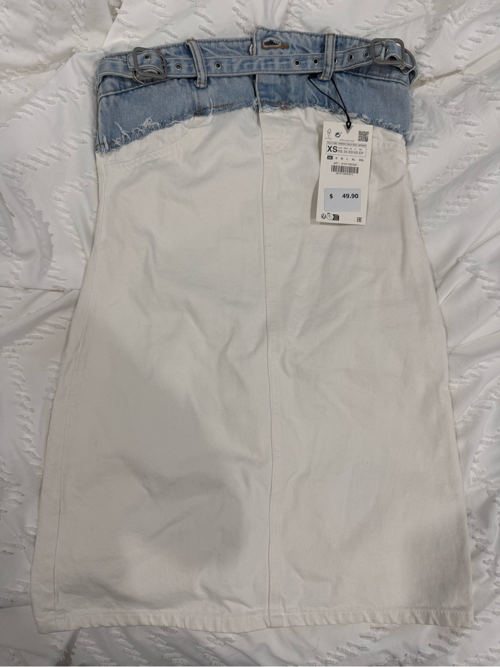 Denim-Trim White dress with Belt Detail